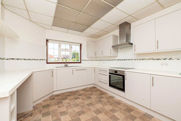 3 Bedroom Semi-Detached House To Rent In Stanley Park Road, Carshalton, SM5