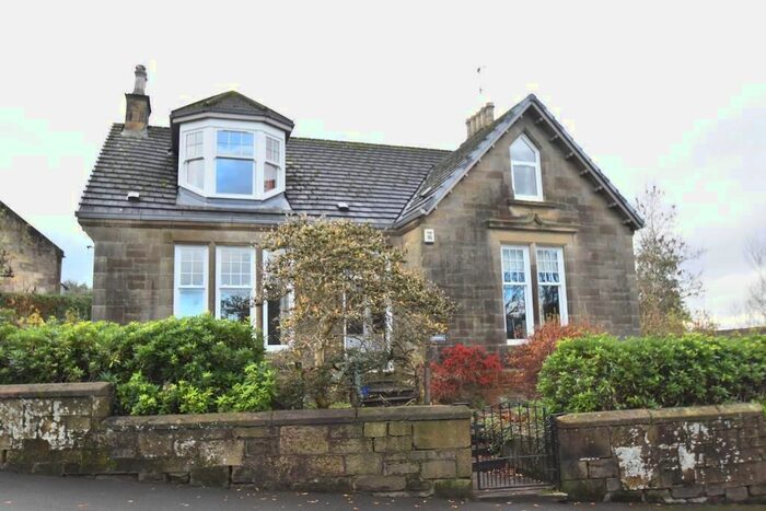 4 Bedroom Property For Sale In Main Street, Twecher, G65