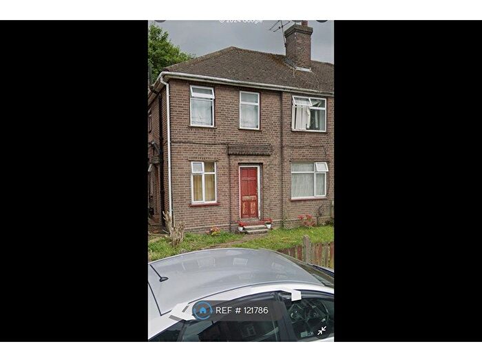 2 Bedroom Maisonette To Rent In Botwell Crescent, Hayes, UB3