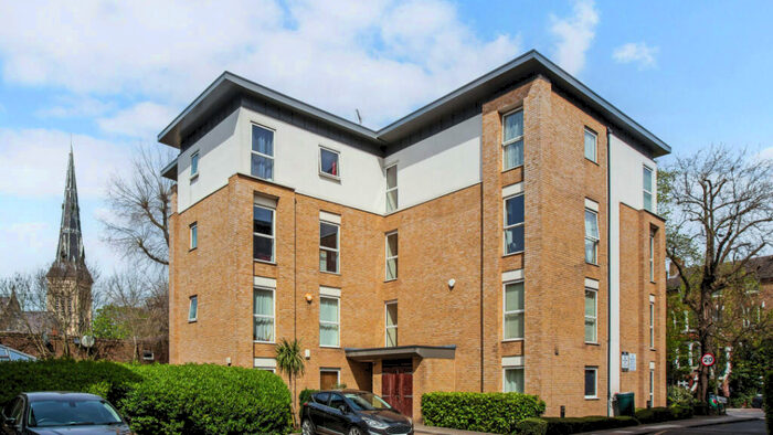 2 Bedroom Flat For Sale In Caledonian Court, London, SE22