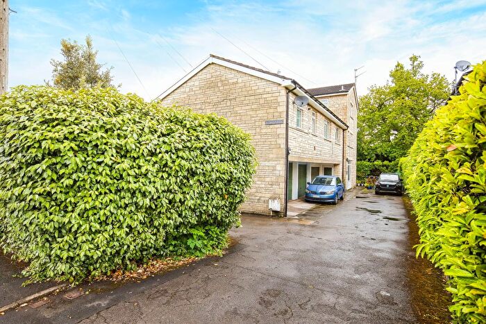 2 Bedroom Flat For Sale In St. Edeyrns Road, Cyncoed, Cardiff, CF23