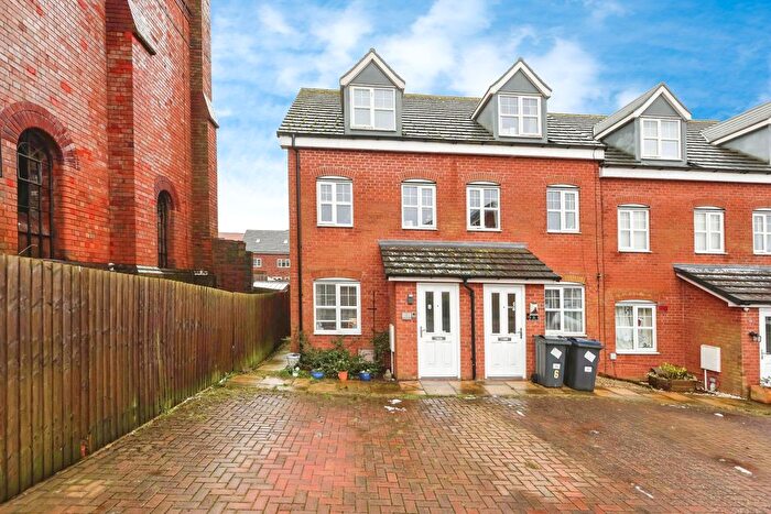 3 Bedroom End Of Terrace House For Sale In Arkell Way, Birmingham, West Midlands, B29