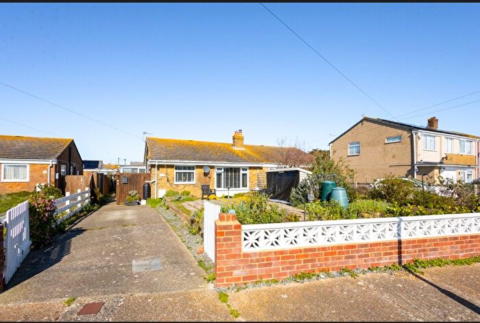 2 Bedroom Bungalow For Sale In Channon Road, New Romney, TN28