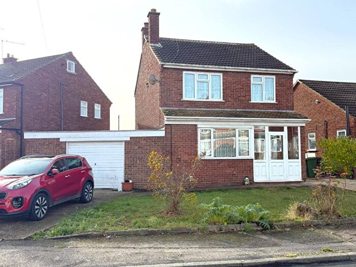 3 Bedroom Detached House For Sale In Bishops Road, Stanford-Le-Hope, Essex, SS17