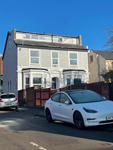 2 Bedroom Flat To Rent In Beech Avenue, Nottingham, NG7