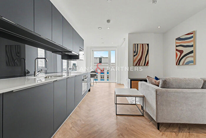 Studio To Rent In Estelle House, Upper East, E3