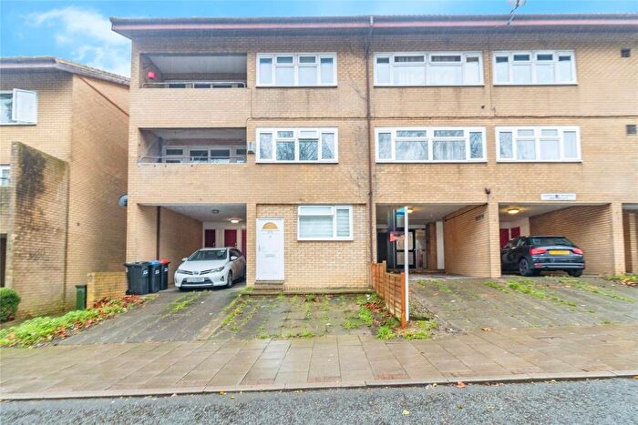 2 Bedroom Flat For Sale In Conniburrow Boulevard, Conniburrow, Milton Keynes, Buckinghamshire, MK14