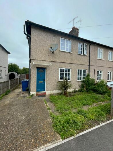 3 Bedroom Semi-Detached House To Rent In Hathaway Road, Grays, RM17