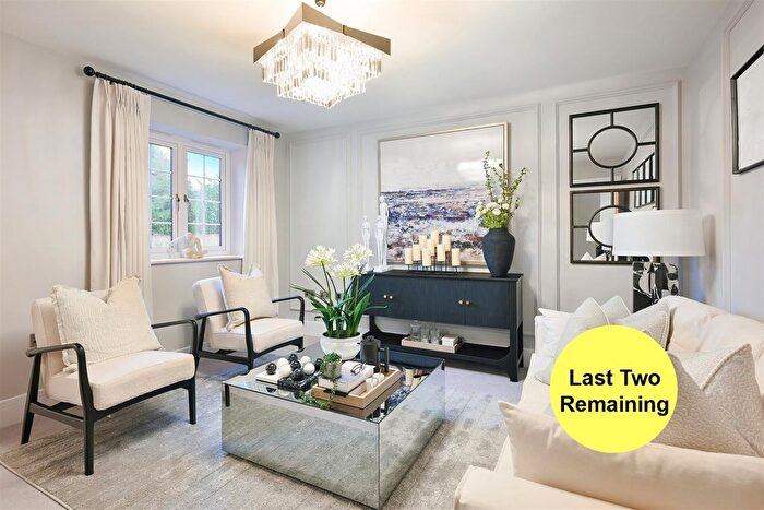 4 Bedroom Detached House For Sale In Shelvers Way, Tadworth, KT20