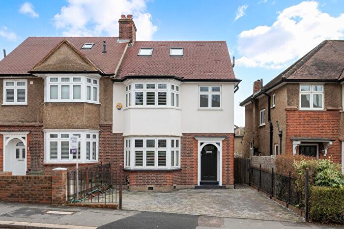 4 Bedroom House To Rent In Villiers Avenue, Surbiton, KT5