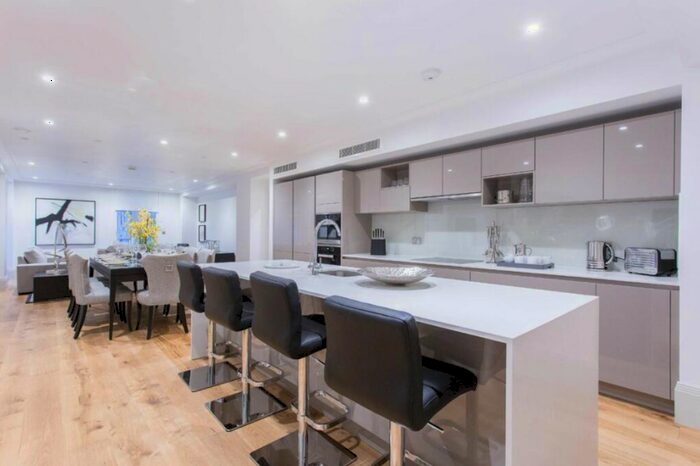 2 Bedroom Flat To Rent In Fountain House, Mayfair, London, W1K