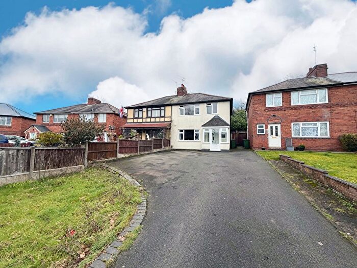 3 Bedroom Semi Detached House For Sale In Birds Meadow, Pensnett, Brierley Hill, DY5