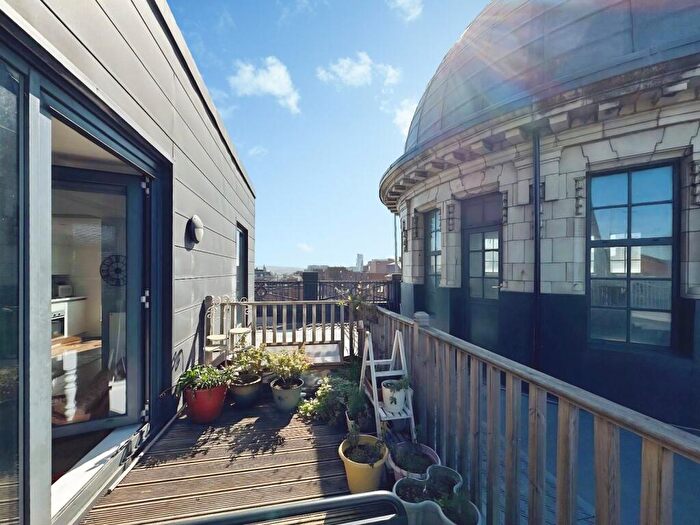 1 Bedroom Flat To Rent In Crispin Lofts, New York Road, Leeds, West Yorkshire, LS2