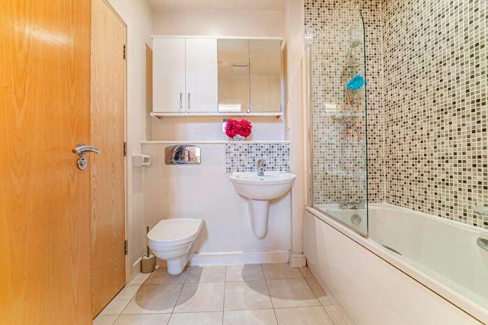1 Bedroom Flat For Sale In Knightstone Causeway, Weston Super Mare - No Onward Chain, BS23