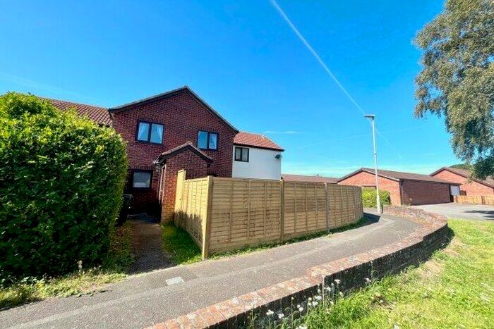 2 Bedroom Property To Rent In Saffron Drive, Christchurch, BH23