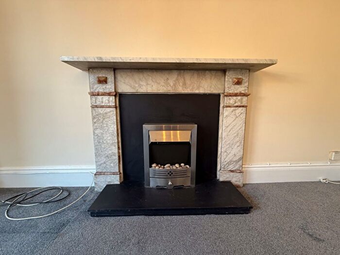 2 Bedroom Flat For Sale In Henry Road, West Bridgford, Nottingham, Nottinghamshire, NG2