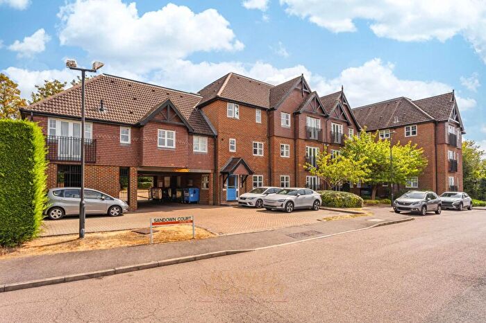 2 Bedroom Flat For Sale In Newbury Road, Sandown Court Newbury Road, RH10