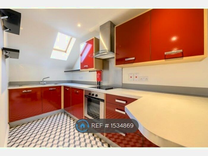 1 Bedroom Flat To Rent In Churchill Place, Chipping Norton, OX7