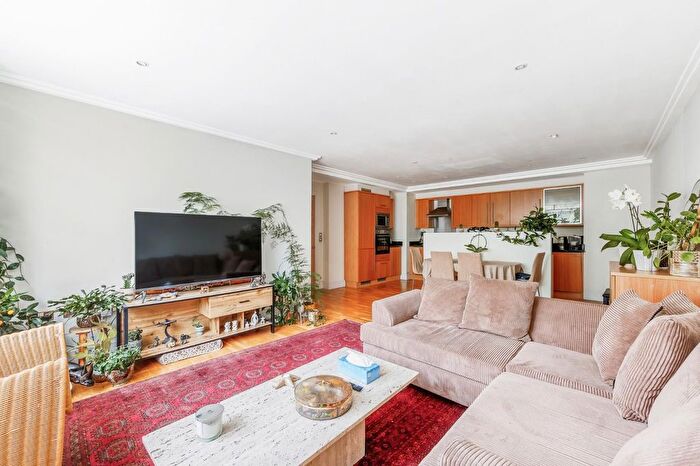 2 Bedroom Flat To Rent In Ferry Lane, Brentford, TW8