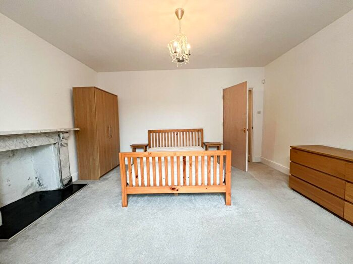 3 Bedroom Flat To Rent In Pembroke Road, Clifton, Bristol, BS8