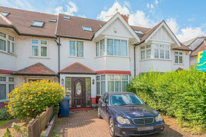 4 Bedroom House To Rent In Mayfield Avenue, North Finchley, London, N12