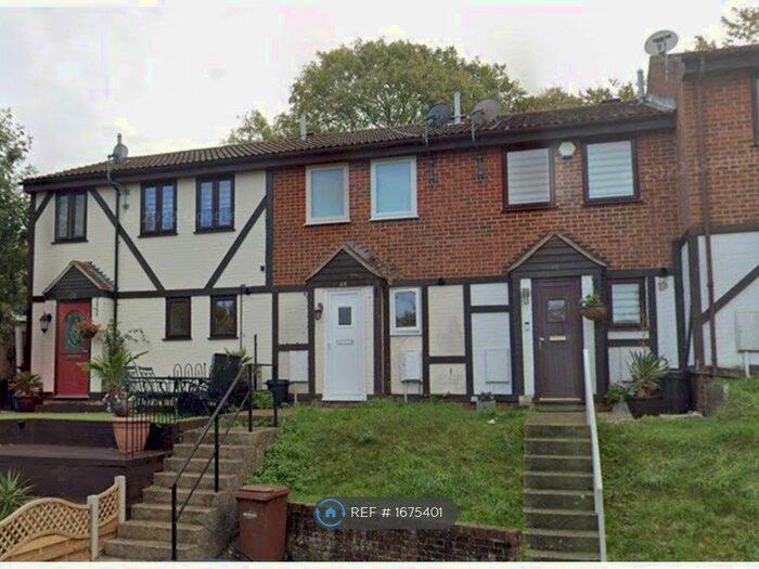 2 Bedroom Terraced House To Rent In Goose Close, Chatham, ME5