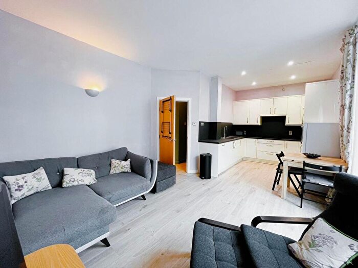 2 Bedroom Penthouse To Rent In Britannia House, , York Place, LS1