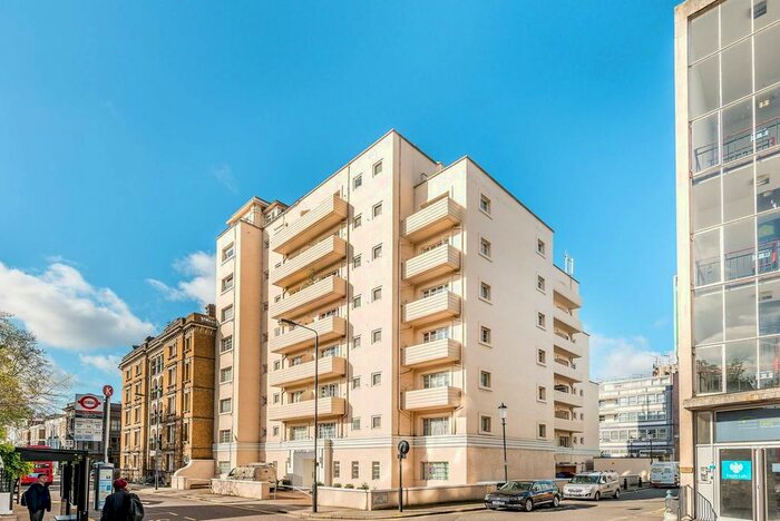 Studio To Rent In Broadwalk Court, Notting Hill, London, W8