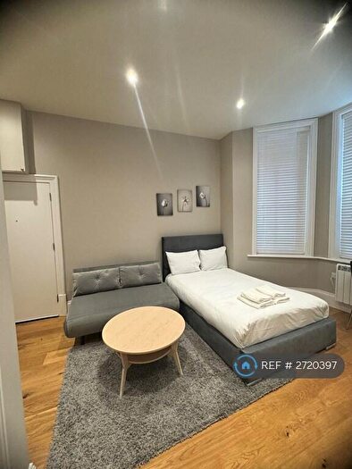 Studio To Rent In London, London, NW6