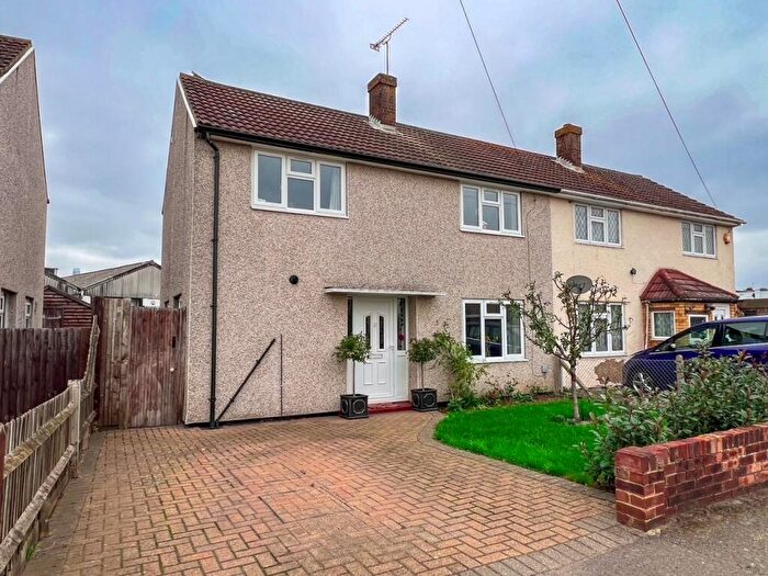 3 Bedroom Semi-Detached House For Sale In Belvedere Gardens, West Molesey, KT8