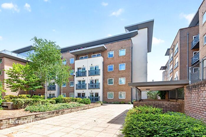1 Bedroom Flat For Sale In Cline Road, London, N11