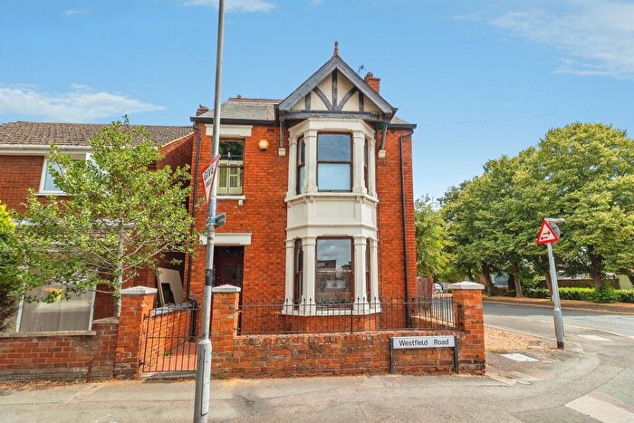 4 Bedroom Detached House For Sale In Westfield Road, Bletchley, Milton Keynes, MK2