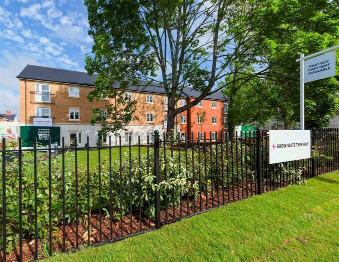 2 Bedroom Flat To Rent In Orchard Lane, Alton, GU34