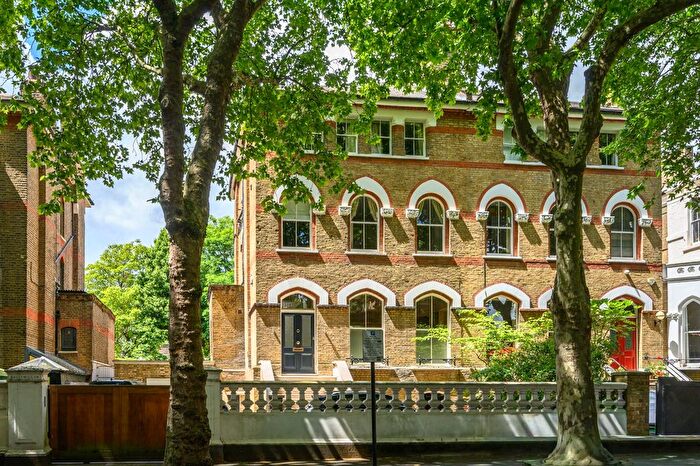 6 Bedroom Semi-Detached House For Sale In Highbury New Park, London, N5