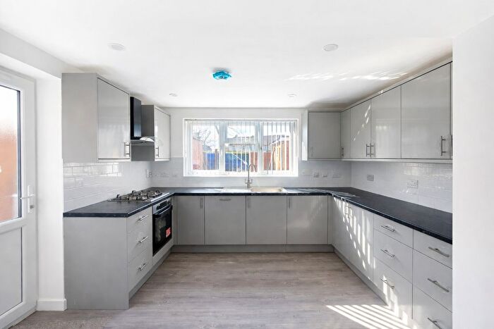 4 Bedroom Semi Detached House To Rent In Water Lane, Totton, Southampton, SO40