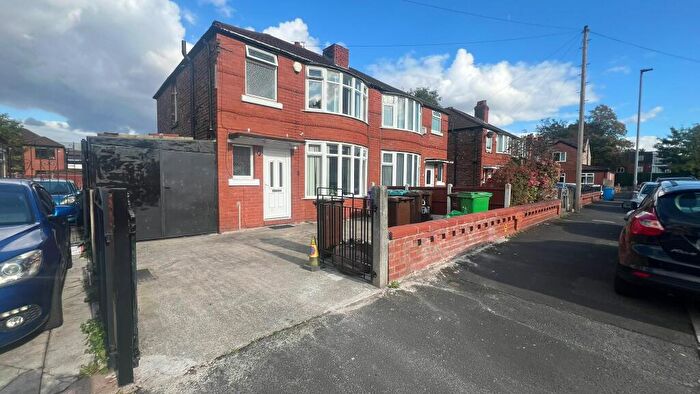 4 Bedroom Semi-Detached House To Rent In Brentbridge Road, Manchester, M14