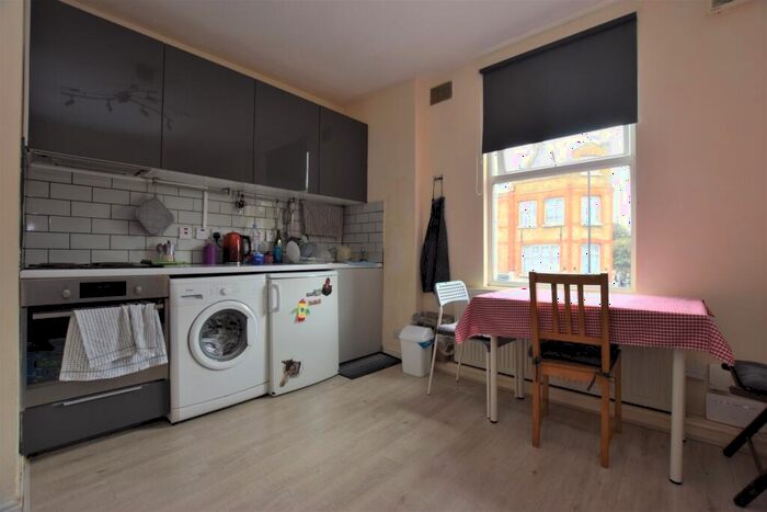 2 Bedroom Flat To Rent In Camberwell Church Street London, SE5