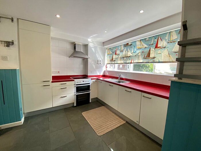 3 Bedroom Flat To Rent In Burlington Place, Eastbourne, BN21
