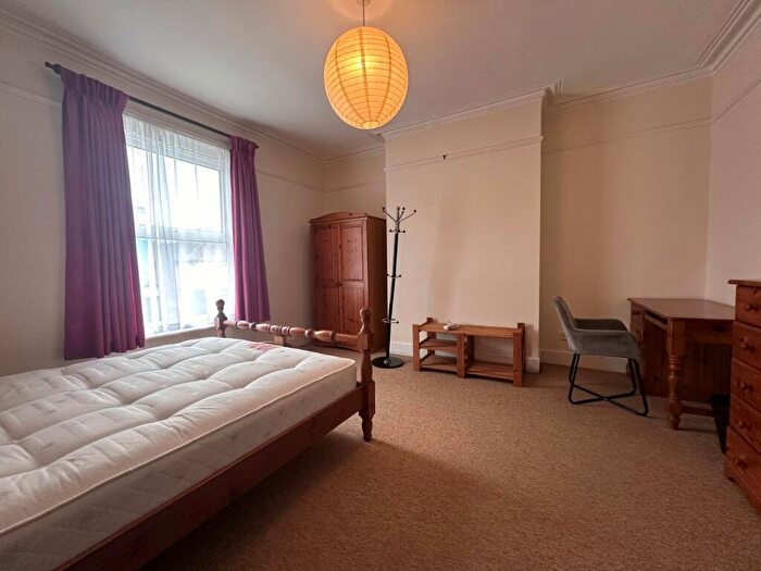 3 Bedroom Flat To Rent In Lodge Road Gold Sub, Southampton, Hampshire, SO14