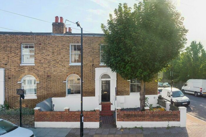 5 Bedroom End Of Terrace House To Rent In Friary Road, SE15