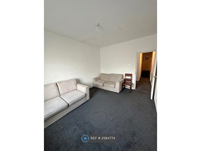 2 Bedroom Flat To Rent In High Road, London, NW10