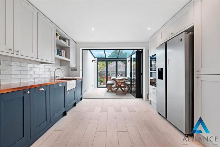 3 Bedroom Semi Detached House For Sale In Spirit Quay, London, E1W