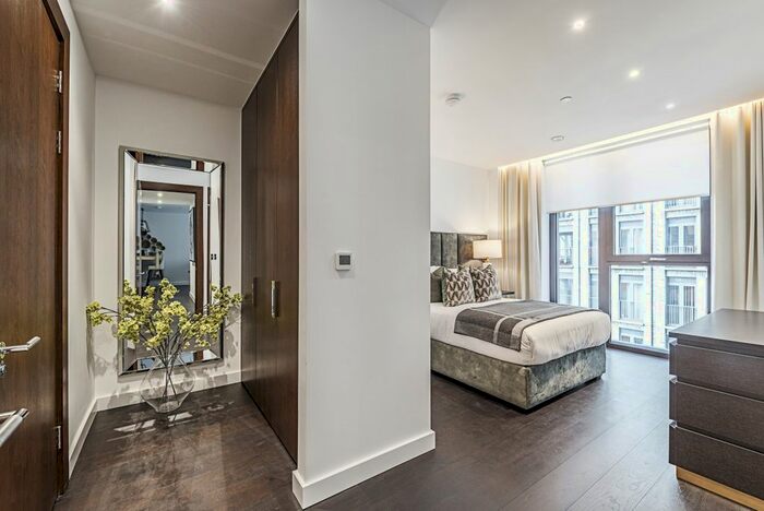 2 Bedroom Flat To Rent In - Charles Clowes Walk, Nine Elms, London, SW11