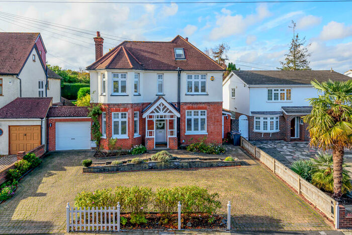 6 Bedroom House To Rent In Keswick Road, Orpington, BR6