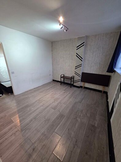 1 Bedroom Flat To Rent In George Lane, London, E18