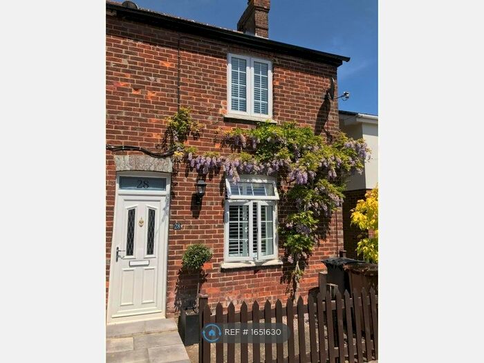2 Bedroom End Of Terrace House To Rent In Albany Road, Andover, SP10