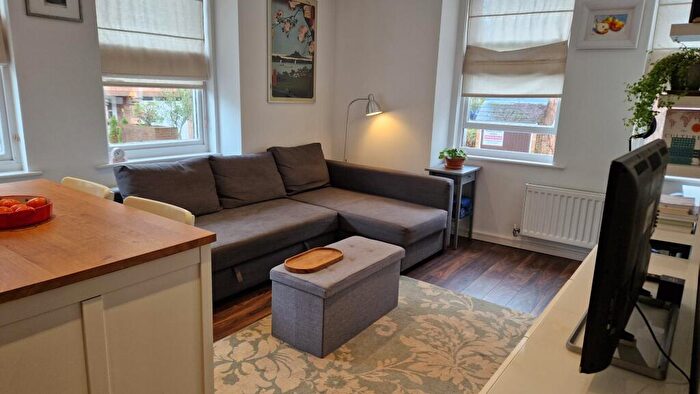 1 Bedroom Flat For Sale In Lower Dagnall Street, St. Albans, AL3