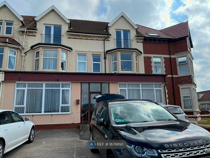 1 Bedroom Flat To Rent In Queens Promenade, Blackpool, FY2