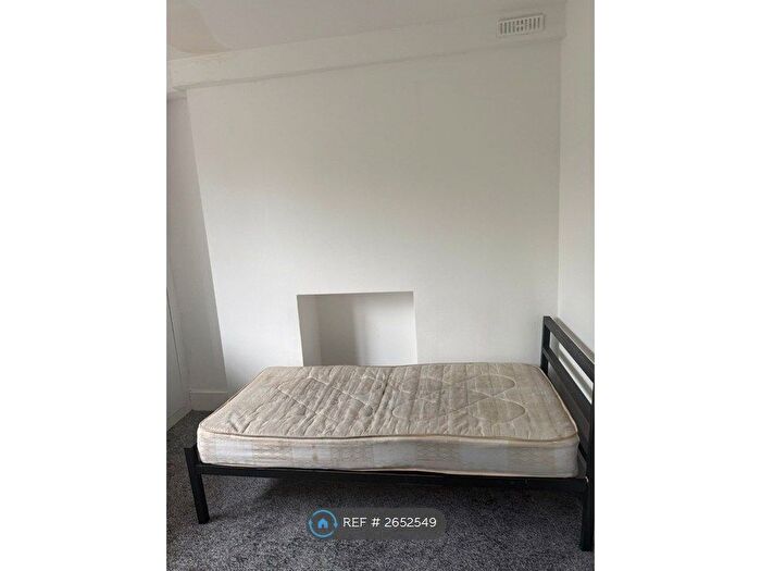 Studio To Rent In Richmond Road, London, E8