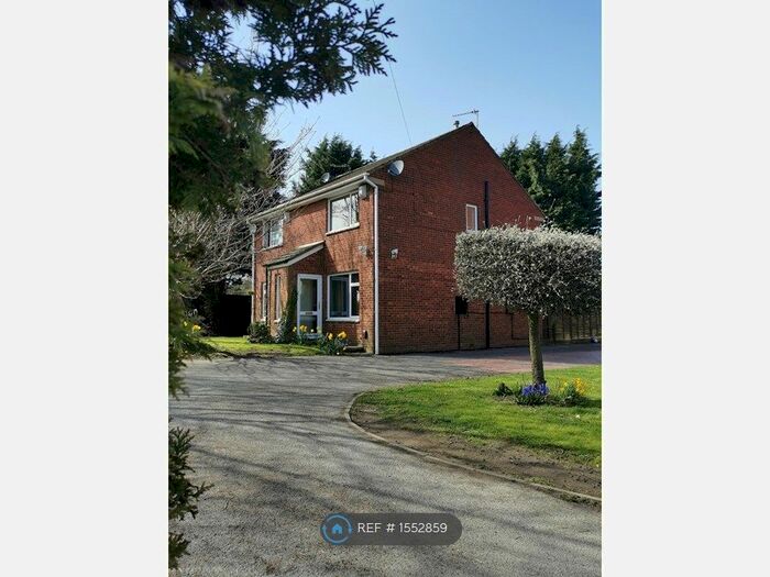 3 Bedroom Semi-Detached House To Rent In Melton Close, Leeds, LS10